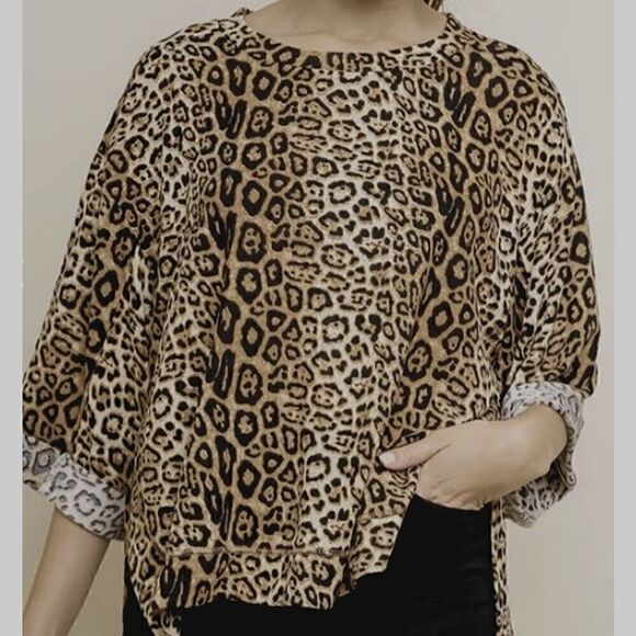 Umgee Women's Size 1XL Jaguar / Cheetah Print 3/4 Sleeve Side Slit Top - Picture 1 of 7